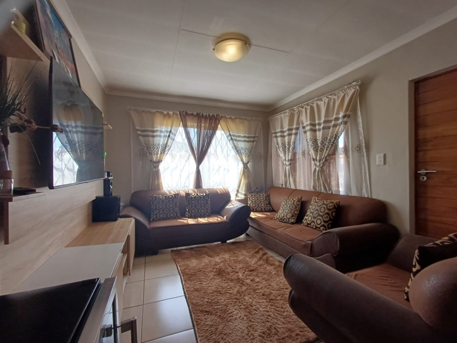3 Bedroom Property for Sale in Ellaton North West